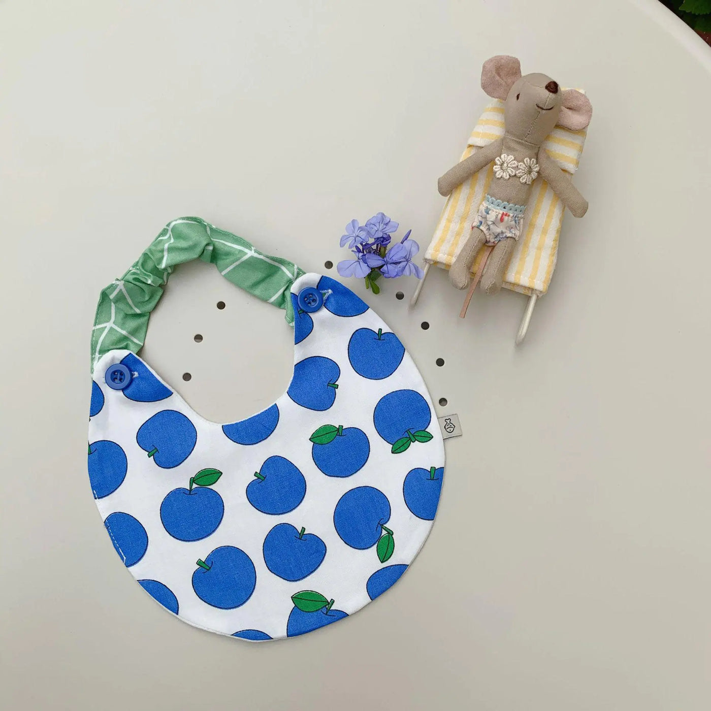 Removable Saliva Towel with Elastic Band for Newborn